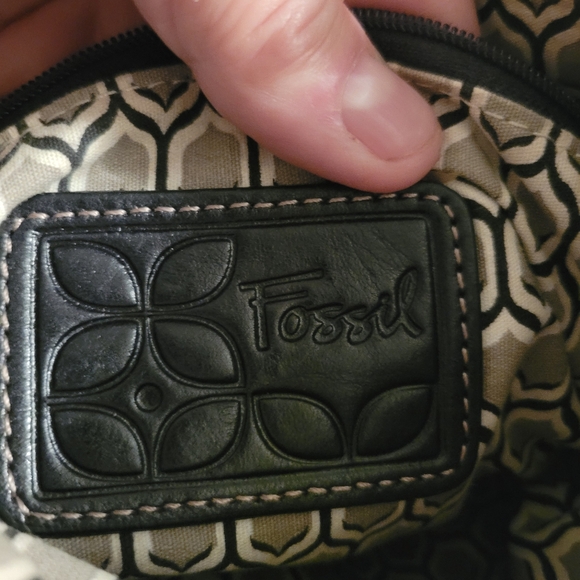 Vintage Fossil boho crossbody purse. Roomy, multiple pockets - Picture 7 of 12